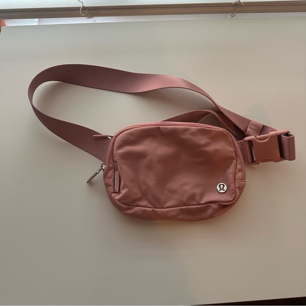 Lululemon belt bag